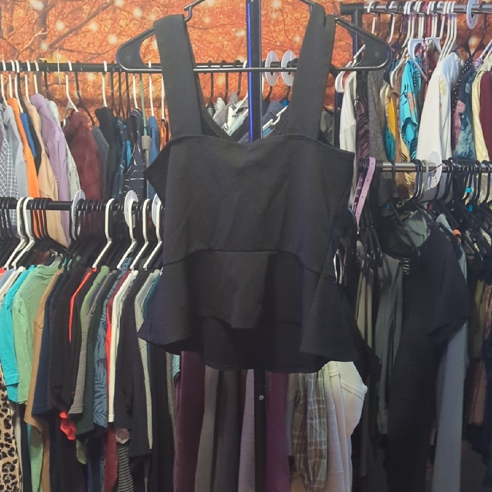 Discreet Elegant Black Tiered Tank Top